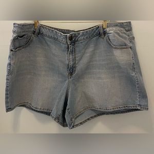 Venezia Women’s Jean Shorts. Size 26